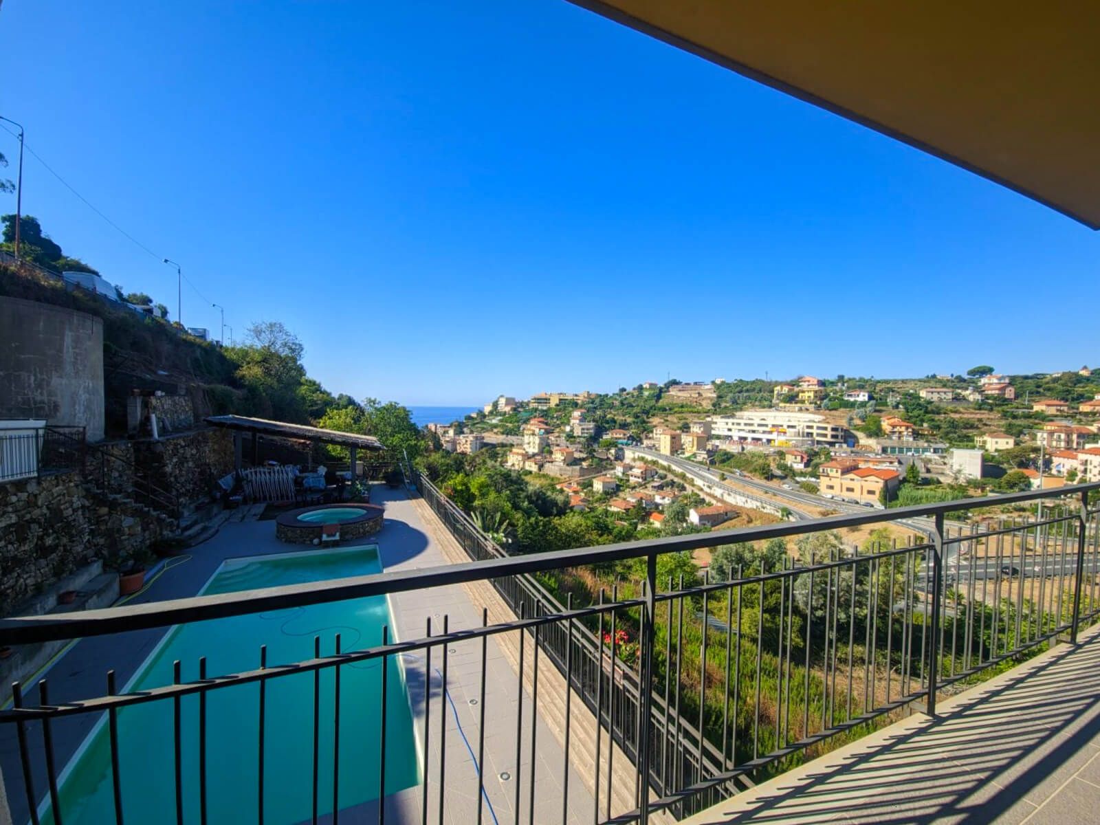 13. Apartment in Sanremo, Imperia €250,000.jpg