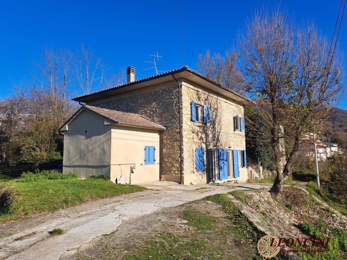 14. Country house in Bagnone, Massa and Carrara €250,000.jpg