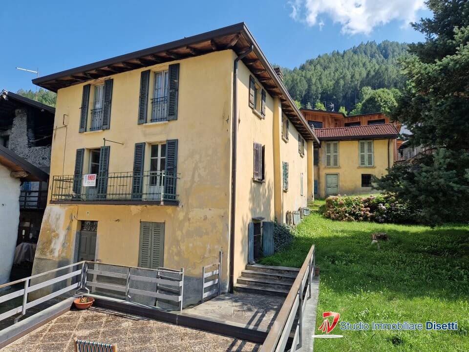 4. Villa in Corteno Golgi, Brescia €90,000.jpg