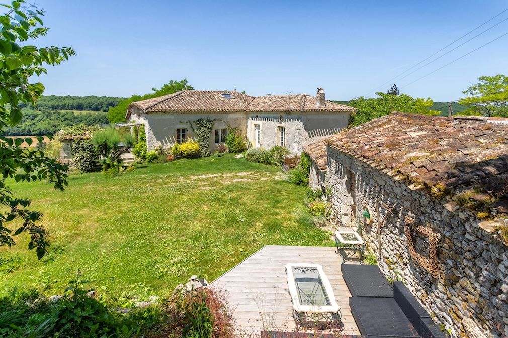 7. Villa in Lacour, Tarn-et-Garonne €405,600.jpg