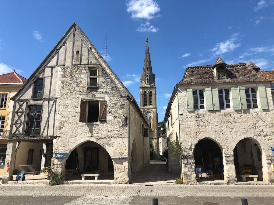 Centre of the medieval bastide town of Eymet in the Aquitaine region of France.jpg