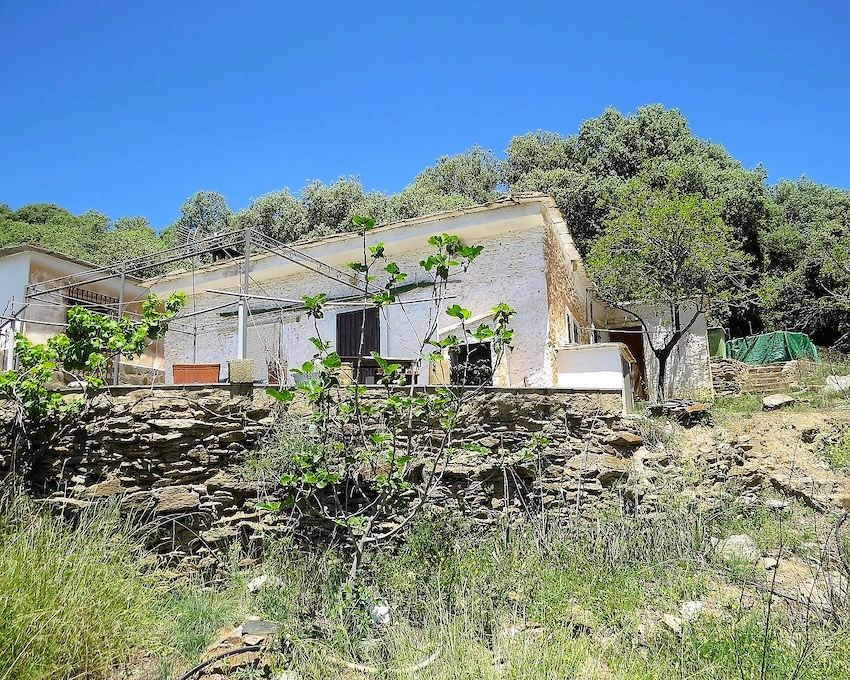 Country house in Mecina Bombaron, Granada €80,000.jpg