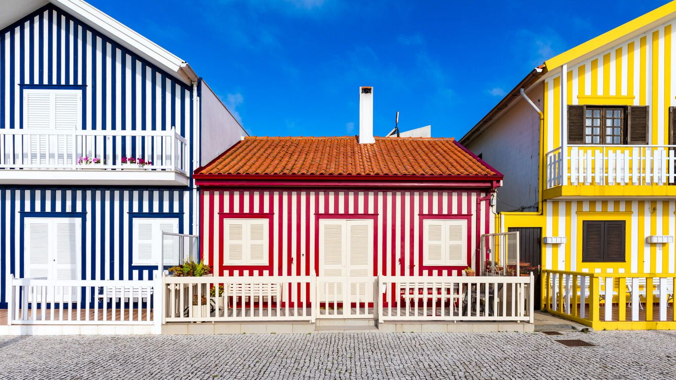 Portugal hero, Aveiro houses.jpg
