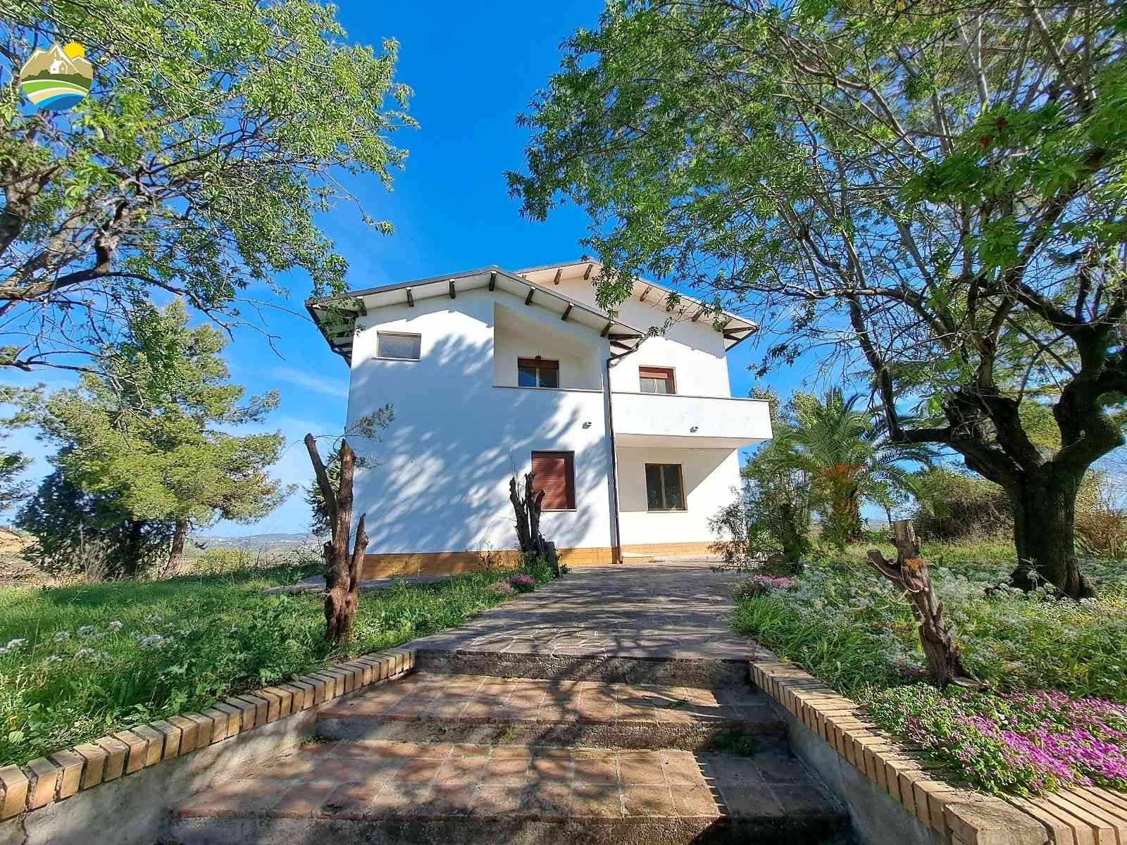 Villa in Penne, Pescara €195,000.jpg