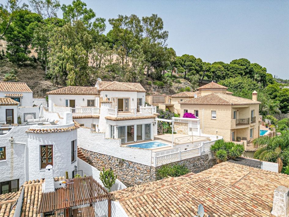 Villa in Salobrena, Granada €749,000.jpg