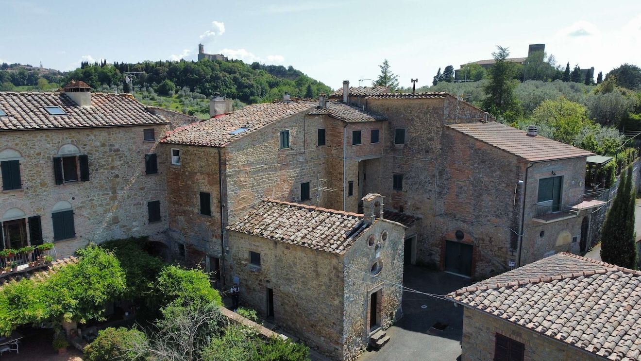Villa in Volterra, Pisa €95,000.jpg