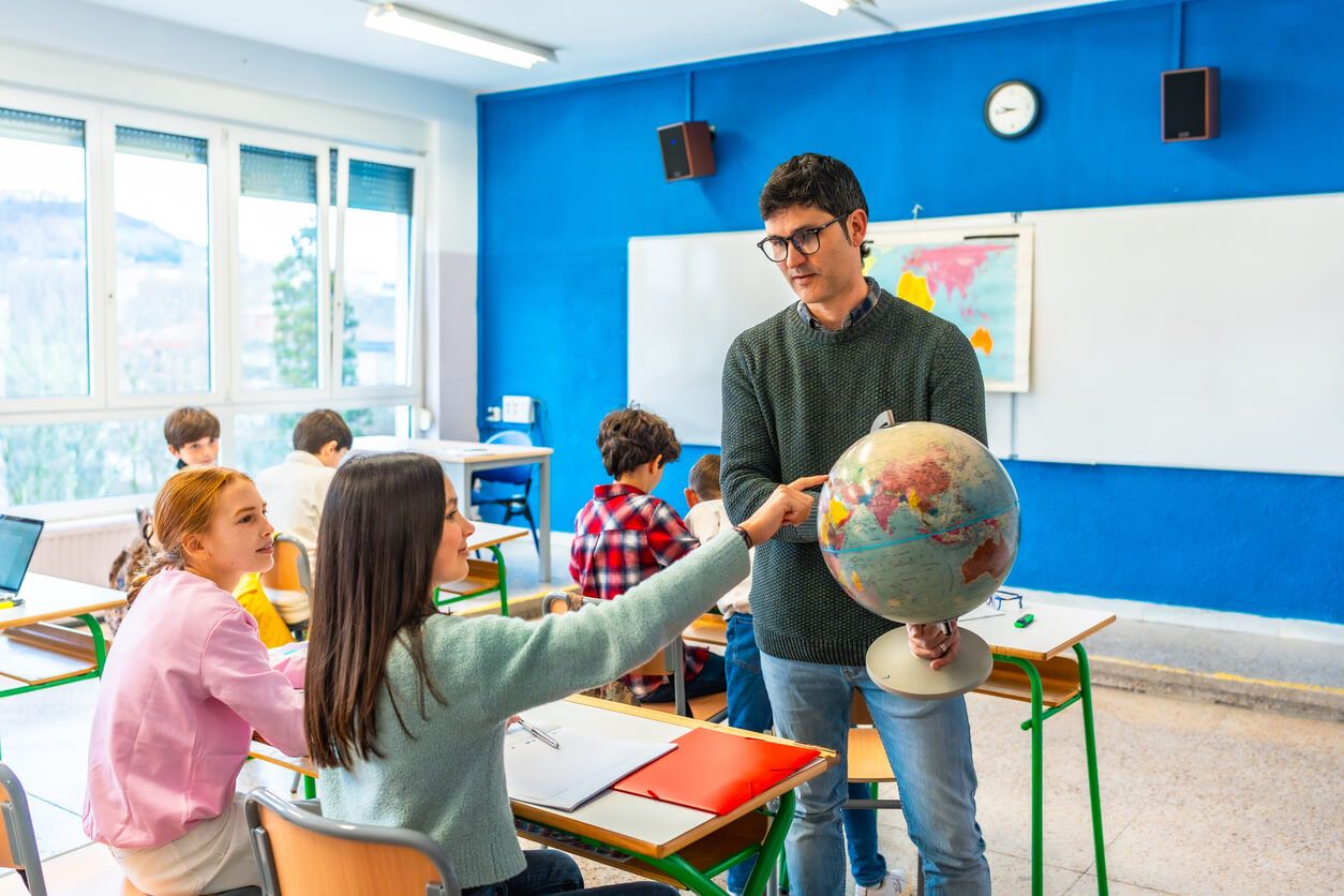 School classroom, children.jpg