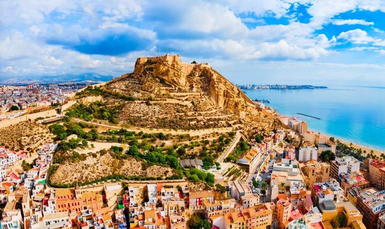 Beach & coastal properties in Spain: Buying guide
